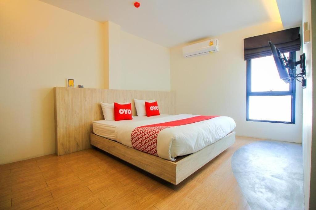 Oyo 75416 Rama3 Sunrise Hostel Бангкок Екстер'єр фото