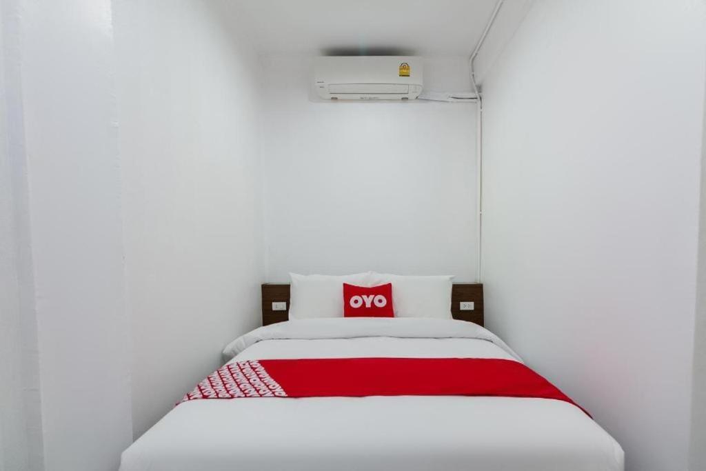 Oyo 75416 Rama3 Sunrise Hostel Бангкок Екстер'єр фото